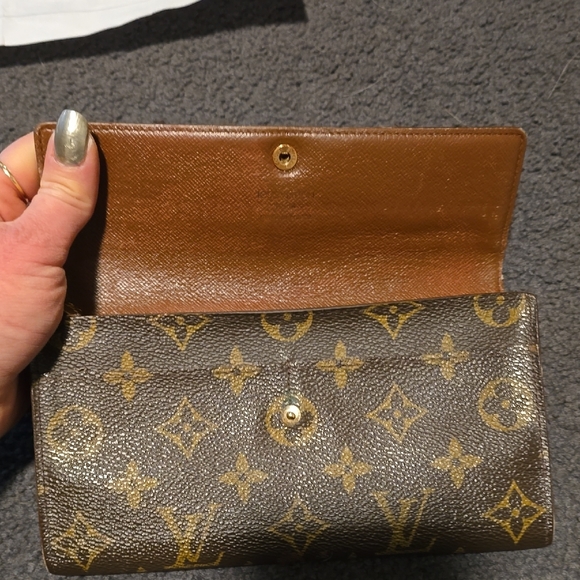 Louis Vuitton Brown Sarah Monogram Wallet - Picture 6 of 12
